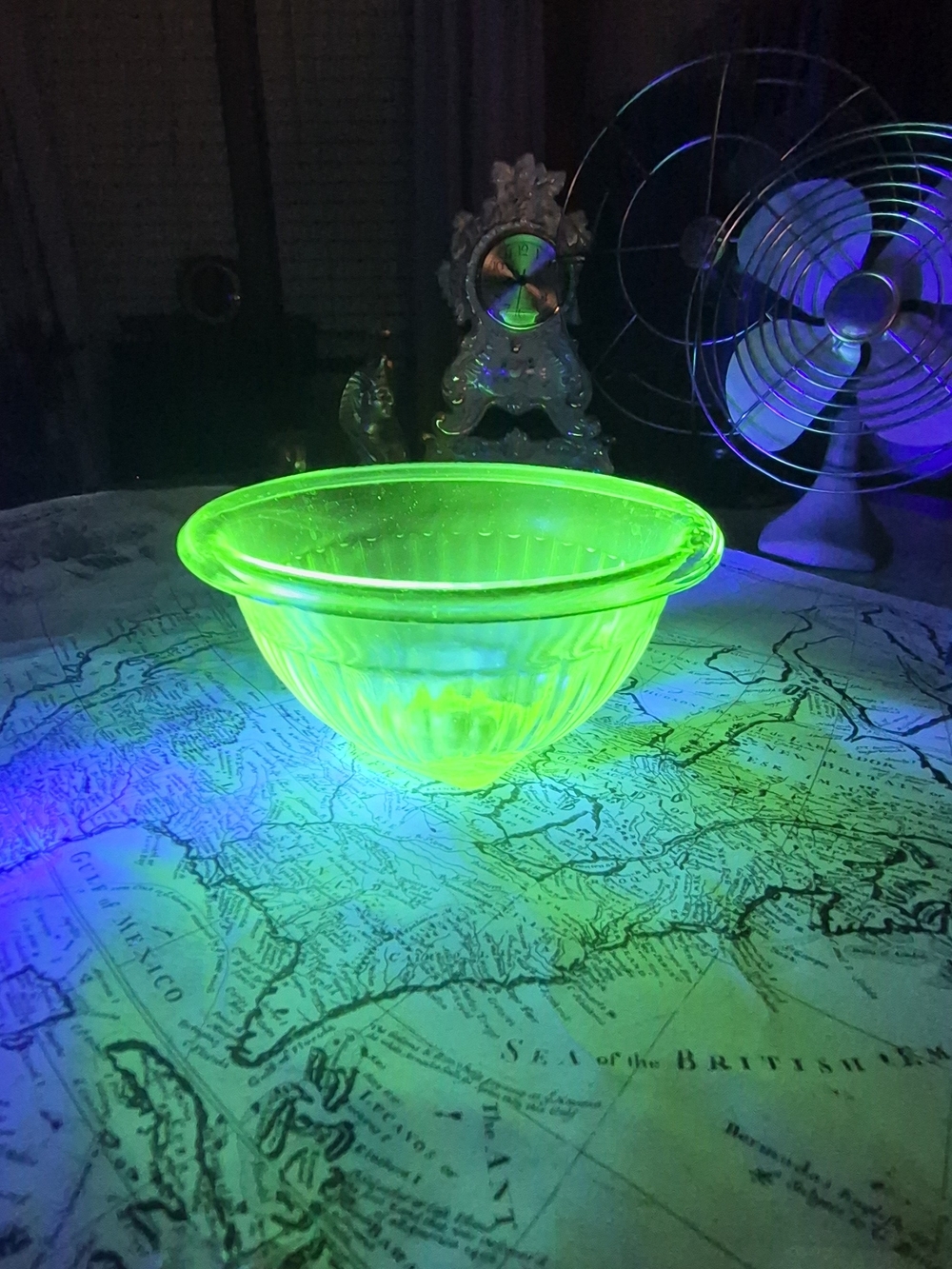 Hazel Atlas Green Uranium Glass Ribbed Mixing Bowl 8" Depression 1930s UV Glow